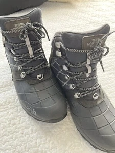 The North Face Boots Mens 10.5 Black Snowsquall Mid Lt Weight Insulated Snow EUC - Picture 1 of 18