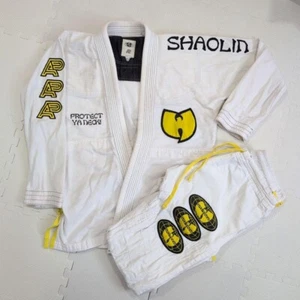 Uniforme Albino e Preto A&P x Wu-Tang BJJ Brazilian Jiu-Jitsu Gi bianca taglia A2F - Foto 1 di 6