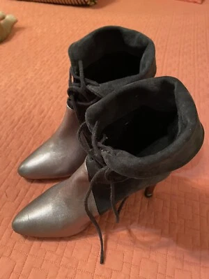 Jeffrey Campbell Stilleto Booties. Suede And Leather, Pale Metalic /Black. - Изображение 1 из 4