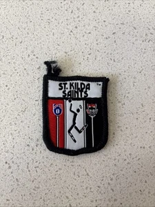 VINTAGE ST. KILDA SAINTS FOOTBALL CLUB SMALL EMBROIDERED PATCH CLOTH SEW BADGE - Bild 1 von 3