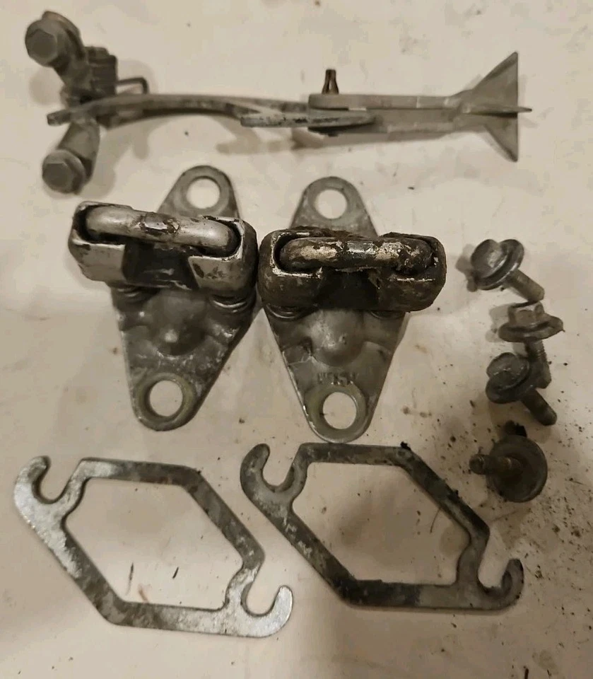 Mercedes Benz W126 1987 560SEL 420SEL 300SD juego de pestillos de capó Foto 1 de 1