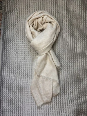 正品 Brunello Cucinelli 浅米色围巾 带金色珠光羊绒 + — 第 1/3 张图片