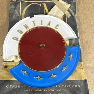NOS 1954 Pontiac Chieftain & Star Chief Front Hood Emblem - Bild 1 von 6