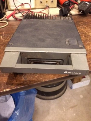 Transceptor Midland 70-3400B VHF Syntech-II FM de 2 metros Foto 1 de 2