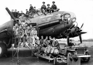 ANTIQUE REPRO PHOTO BOEING B 17 FLYING FORTRESS BOMBER HELLS ANGELS FLIGHT CREW - Picture 1 of 1