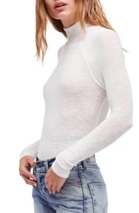 Nuevo con etiquetas Free People Weekends cuello de tortuga acurrucado al por menor $40 - Imagen 1 de 7