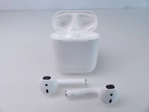 Apple AirPods 2. Generation Kopfhörer A2032 A2031 mit Ladecase A1602 #147 - Photo 1/8