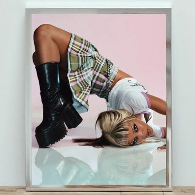 Doja Cat Poster, Y2K Pop Art Print, Music Icon Wall Art,Fashion Poster - Image 1 of 4