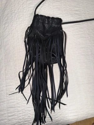 Cartera con flecos Foto 1 de 4