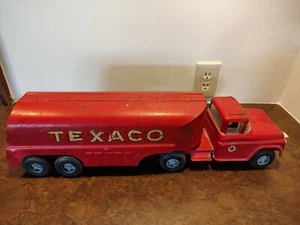 VINTAGE 1950s BUDDY L TOUR WITH TEXACO RED METAL SEMI-TANK HAULER TRUCK - Picture 1 of 16