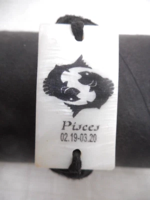 Pulseira de couro preto retangular madrepérola ajusta astrologia do zodíaco de Peixes - Imagem 1 de 4