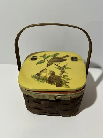 Vintage Woven Decoupage Sewing Box Purse Wicker Picnic Baskets Birds 70’s Cover