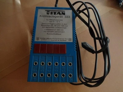Titan Kleinladegerät 333 für Akkumulatoren von 0 -12 Volt gleichzeitiges Laden - Bild 1 von 4
