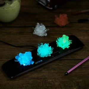 AKKO Crystal Growing Science Kit für Jungen und Mädchen - 5 farbige Kristalle + Licht - Bild 1 von 6
