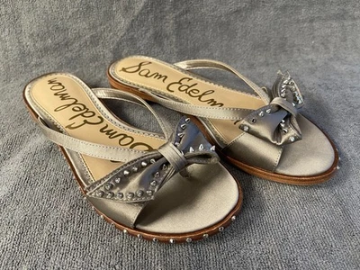 Sandalia SAM EDELMAN Dariel MUJERES Talla EE. UU. 6.5 LT Gris Satinado Gamuza Tachonado Lazo ¡NUEVA EN CAJA! Foto 1 de 4