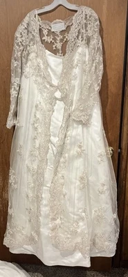 Alfred Angelo Plus Size Wedding Dress And Accessories Size 26W - Image 1 of 4