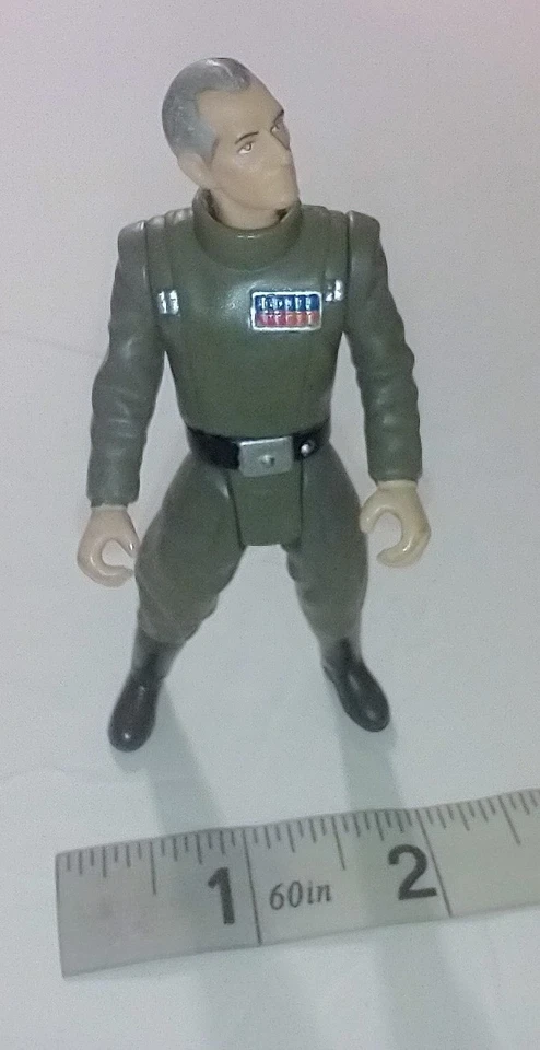 Figura de acción suelta Star Wars Power of the Force General Tarkin 1997  Foto 1 de 4