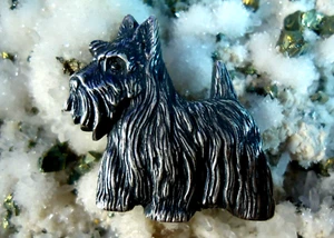 Retired James Avery Scottie Terrier Dog Pin Sterling Silver 8.3grams - Picture 1 of 7