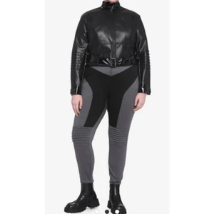 The Batman Catwoman Faux Leather Jacket and Cosplay Leggings Set - Plus Size 1 - Picture 1 of 14
