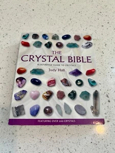 DIE KRISTALLBIBEL - Definitive Anleitung zur Heilung von Kristallen - Judy Hall 2003 - Neu! - Bild 1 von 10