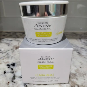Avon Isa Knox Anew Clinical Revitalize & Reveal Extra Strength Retexturizing - Picture 1 of 1