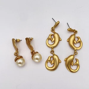 Lot 2 Pairs Gold Tone Dolphin Dangle Earrings Faux Pearl Drop Costume Jewelry - Picture 1 of 7