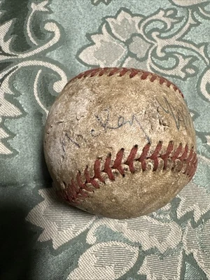 Pelota De Béisbol Firmada Por Mickey Mantle Y Trai Otra Firma Es Antigua Foto 1 de 3