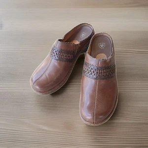 Zoccoli donna ARIAT pelle/pelle intrecciata mules taglia 11 B marrone tacco slip on - Foto 1 di 9
