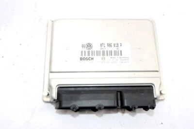 VW Passat 3B Centralina Motore 2,3 110Kw 150Ps AGZ 071906018P - Immagine 1 di 2