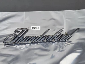 1970 FORD THUNDERBIRD 1/4 PANEL EMBLEM OEM D0SB-6525632-A  Badge 0243 A7 - Picture 1 of 4
