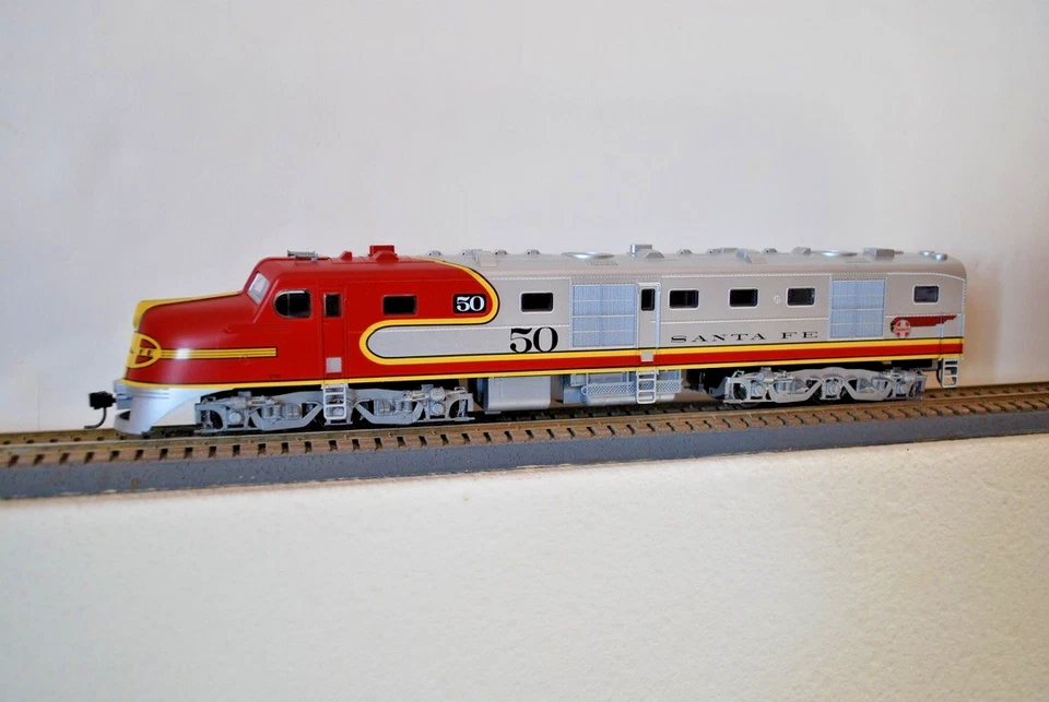 LifeLike Proto 1000 30581  DL-109 AT & SF (Santa Fe), HO, used - Image 1 of 4