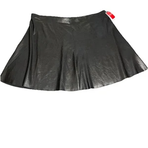 Spanx schwarzer Kunstleder Volant Skater Rock-Größe 1X - Bild 1 von 4