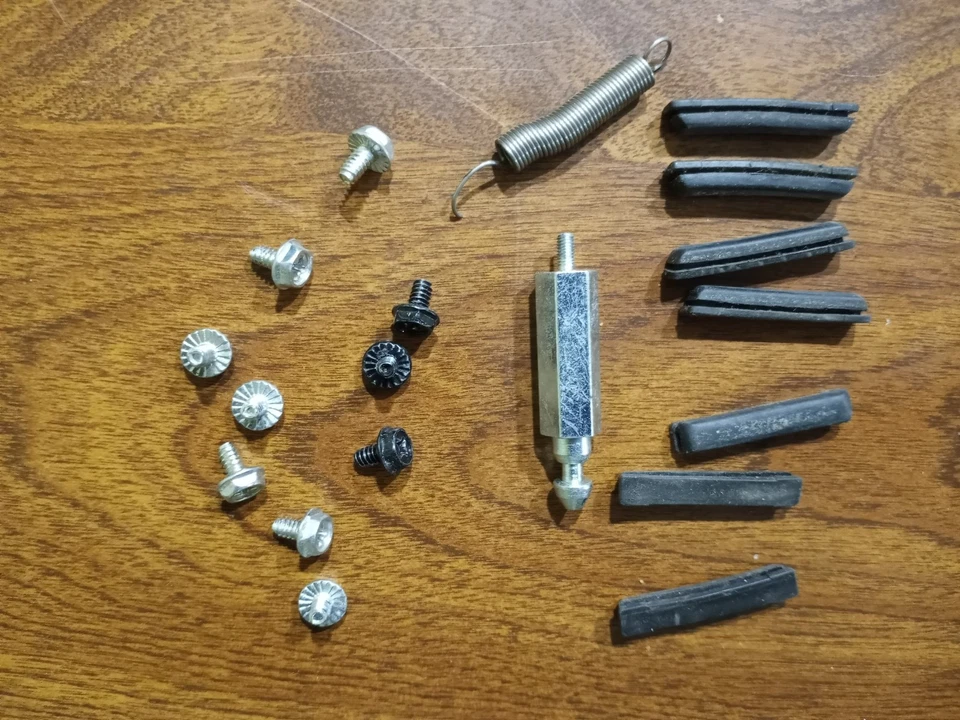 Dell Optiplex SFF 390/790/990 PC MB HDD Rail Mounting Screws Post/Bar & Plus - Image 1 of 1