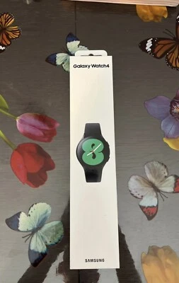 Samsung Galaxy Watch4 40mm Cassa di Alluminio, Cinturino Sportivo Nero, Orologio - Immagine 1 di 4