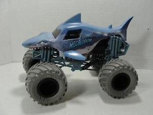 Hot Wheels Monster Jam Megalodon Monster Truck Die Cast 1/64 - Bild 1 von 3