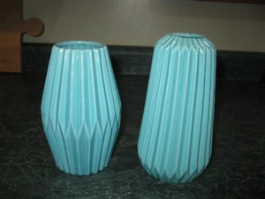 2 Bloomingville kannelierte aquablau MCM Vasen - Bild 1 von 4