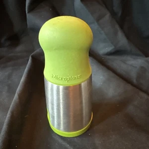 Microplane Herb Mill Grinder Cuts Fresh Herbs Dishwasher Safe EUC - Picture 1 of 4