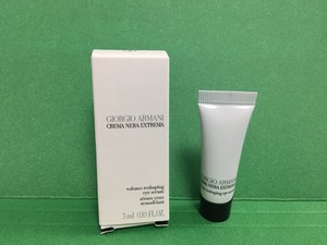 giorgio armani crema nera extrema volume reshaping eye serum