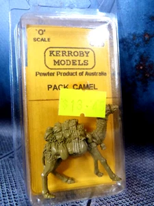 Paquete pintado de metal blanco parte de camello de Kerroby Models escala de 1/45 - Imagen 1 de 1