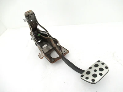 10-11 TOYOTA CAMRY SE BRAKE PEDAL ASSEMBLY BRACKET HINGE OEM - Image 1 of 4