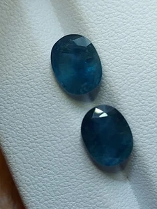Rich blue Sapphire gemstones - faceted natural Sapphire 6.30 CTS - Picture 1 of 10