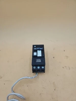 Disyuntor Murray MP215GF 2 polos 15 amperios tipo MP-GT GFCI. Foto 1 de 4