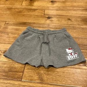 Pantalones Cortos Hello Kitty Pequeños Gris Bolsillos, Cordón y Elástico Grueso Aéropostale - Imagen 1 de 6
