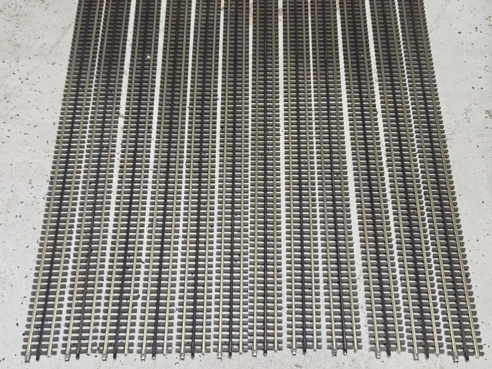 Atlas 6058 40" Nickel Silver Rigid Straight Track 12x Pieces O Gauge 3-Rail - Image 1 of 4