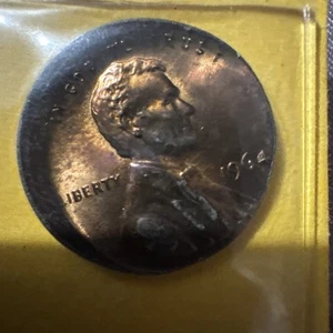 1964 OFF CENTER ERROR Lincoln Cent BU + Coin NICE COLOR RARE DATE #312 - Picture 1 of 4