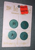 Vintage - Le Chic - Lot Of 4 Green Buttons - Size 3/4" On The Card