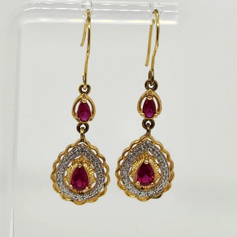 Brincos de gancho pendentes de noite rubi corte pera tom dourado ródio com marca "PAJ BR" - Imagem 1 de 1