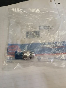 Genuine GM Automatic Transmission Fluid Cooler Line Connector 84240288 - Picture 1 of 2
