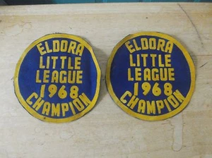Due toppe di stoffa 1968 Navy e Gold Eldora, Iowa, Little League Champion - Foto 1 di 5