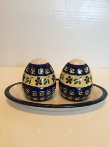BOLESLAWIEC Multi-colored Salt and Pepper with Tray POLISH POTTERY - Picture 1 of 8